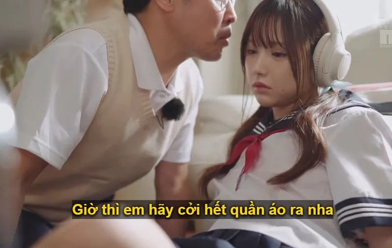 Gã nhà bên giả làm thầy giáo thôi miên em nữ học sinh để giở trò đồi bại